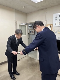 写真：感謝状贈呈の様子1