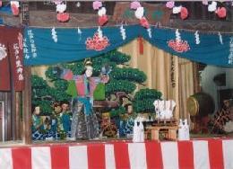 写真：里神楽の舞台の様子1