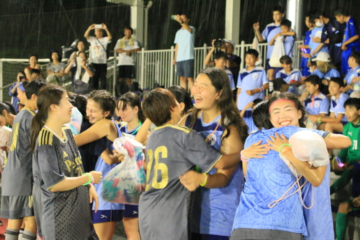 写真：涙涙のお別れ会