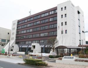 写真：稲城市役所外観