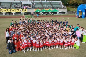 写真：五輪音頭披露　参加者