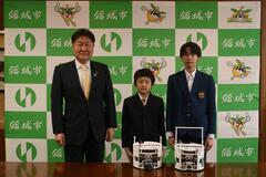 写真：表敬訪問の様子