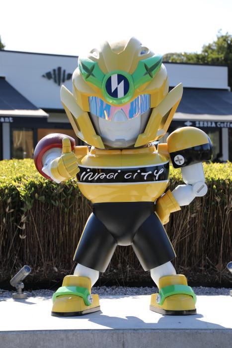 写真：モニュメント正面の様子