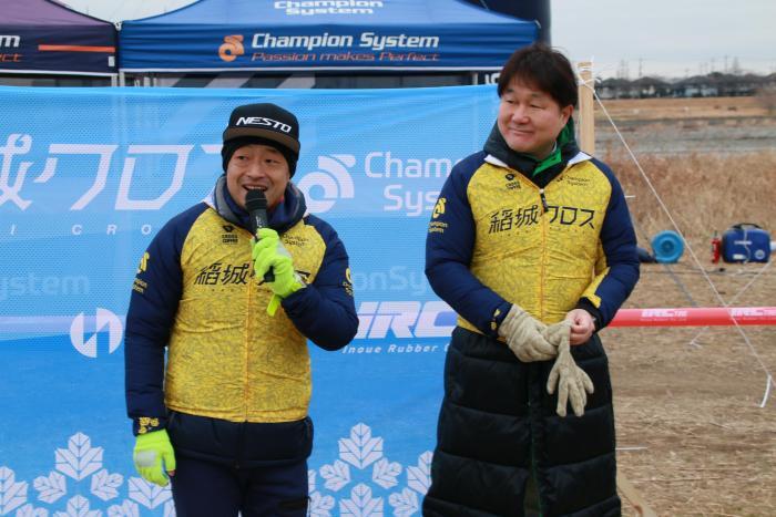 写真：安田大サーカスの団長