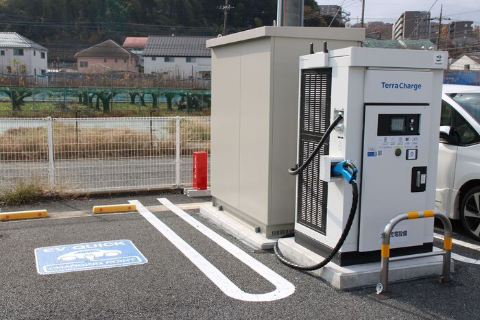 電気自動車用急速充電スタンド