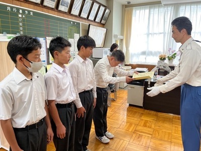 写真：感謝状贈呈1