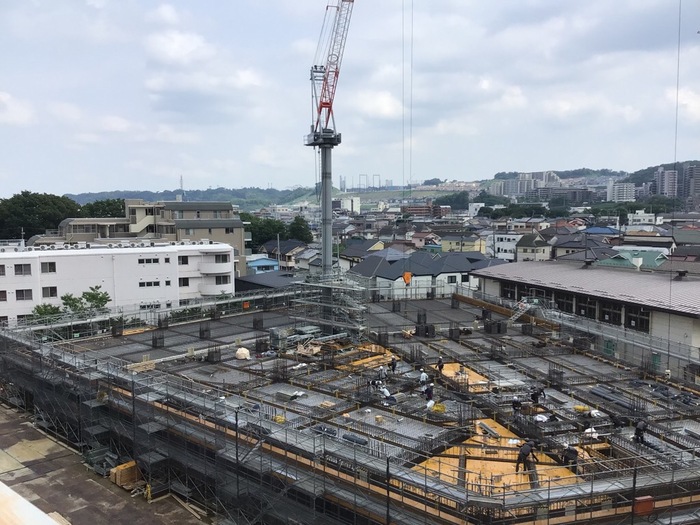 写真：2026年6月30日時点の稲城第三小学校の工事の様子