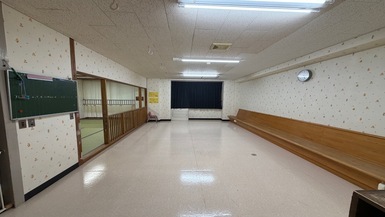 中央公民館　保育室　入り口から