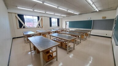 中央公民館　講座室の写真　後方から前方