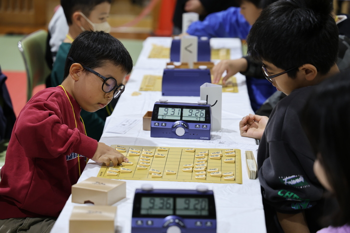 ALT：下将棋的孩子们