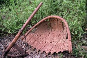 Photo: Gravel Shovel and Jolen