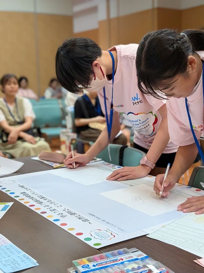 Photo: Creating the Presentation Board 3