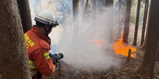 Imagen: Actividades del equipo de ayuda de bomberos de emergencia
