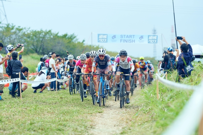 Inagi Cross (Aspecto pasado)