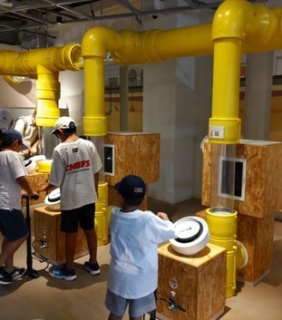 가스테나니 견학 중의 모습