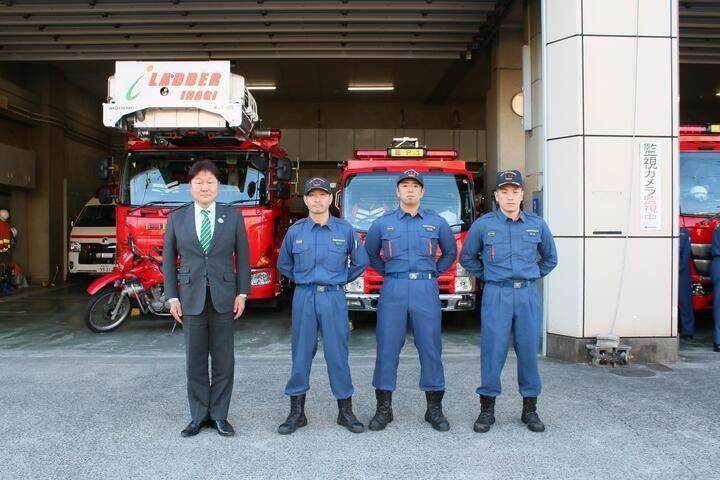 Foto: Prefeito Takahashi e membros da segunda equipe de envio