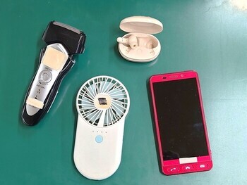 照片：電動剃鬚刀等