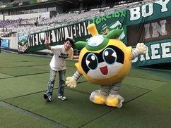 圖片:龍井一磨先生與稻城納西之助